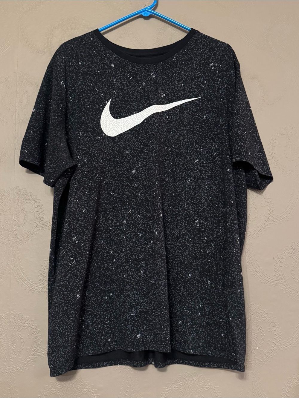 Men’s Nike Black Speckled Swoosh Short Sleeve Tee